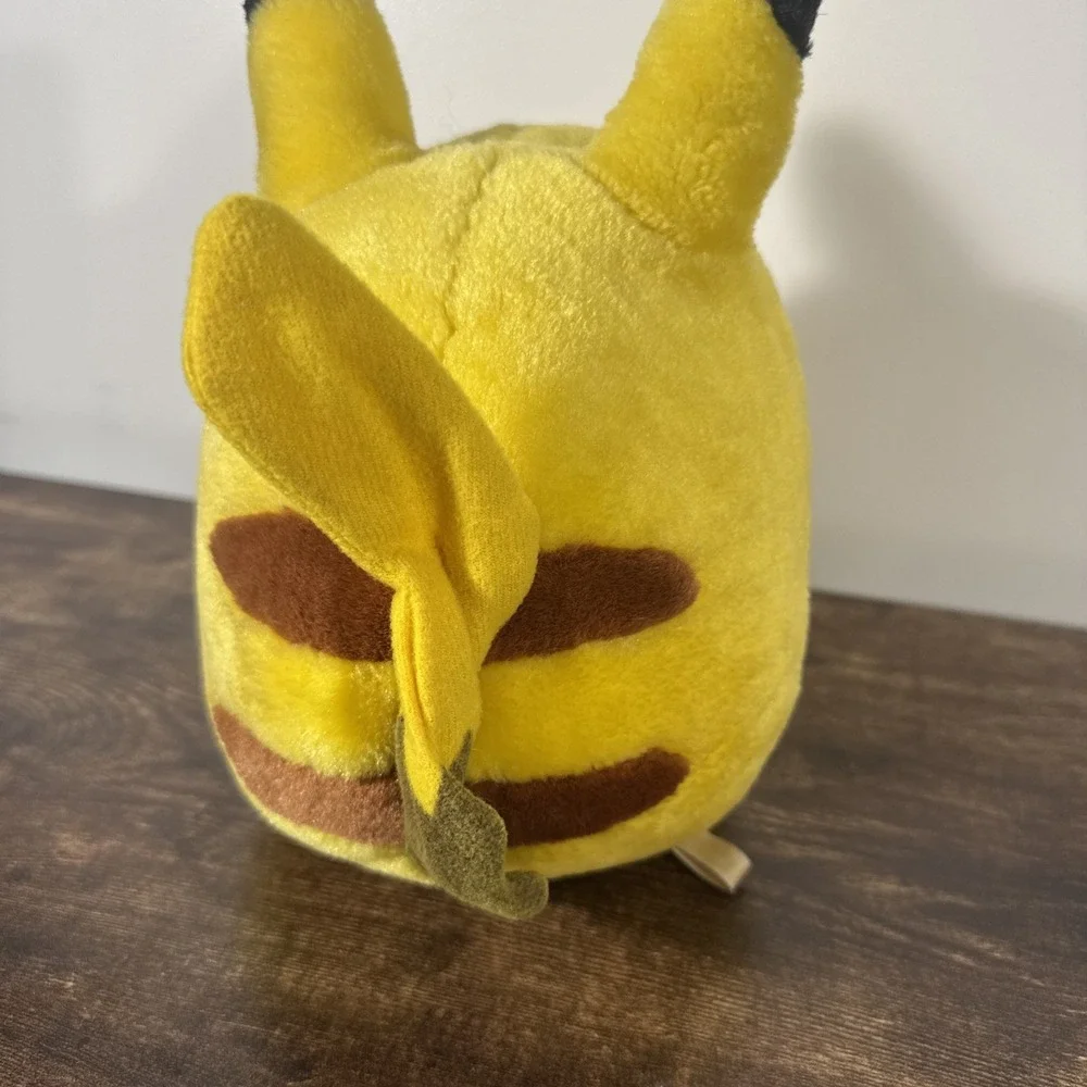Pikachu Pokemon Tomy Fuzzy Squeeze‎ Sound Plush 9